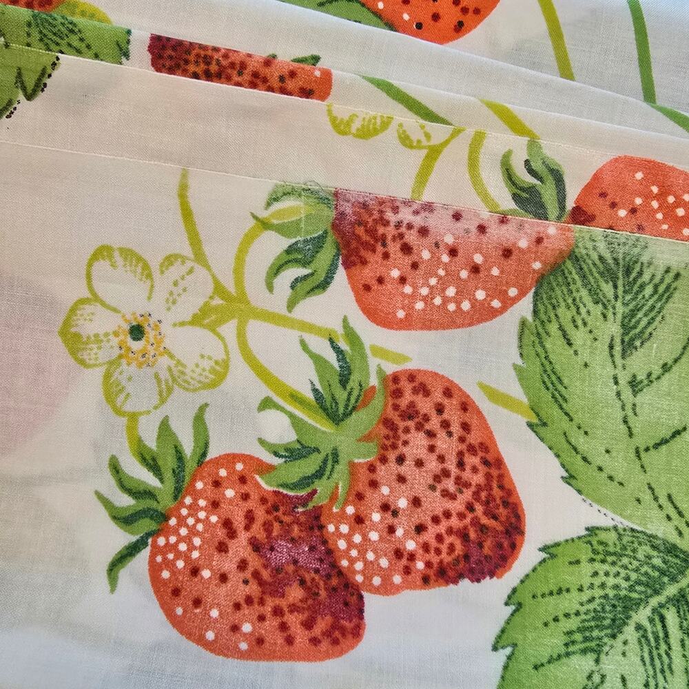 Strawberry Print Fabric Remnants Vintage 60s Print BloomCraft Everbloom